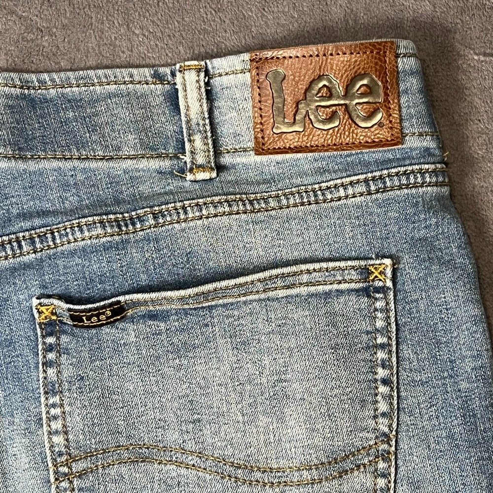 Lee Mens Extreme Motion Light Blue Straight Leg Jeans Regular 40x32(Fits 40x25) - Picture 5 of 7